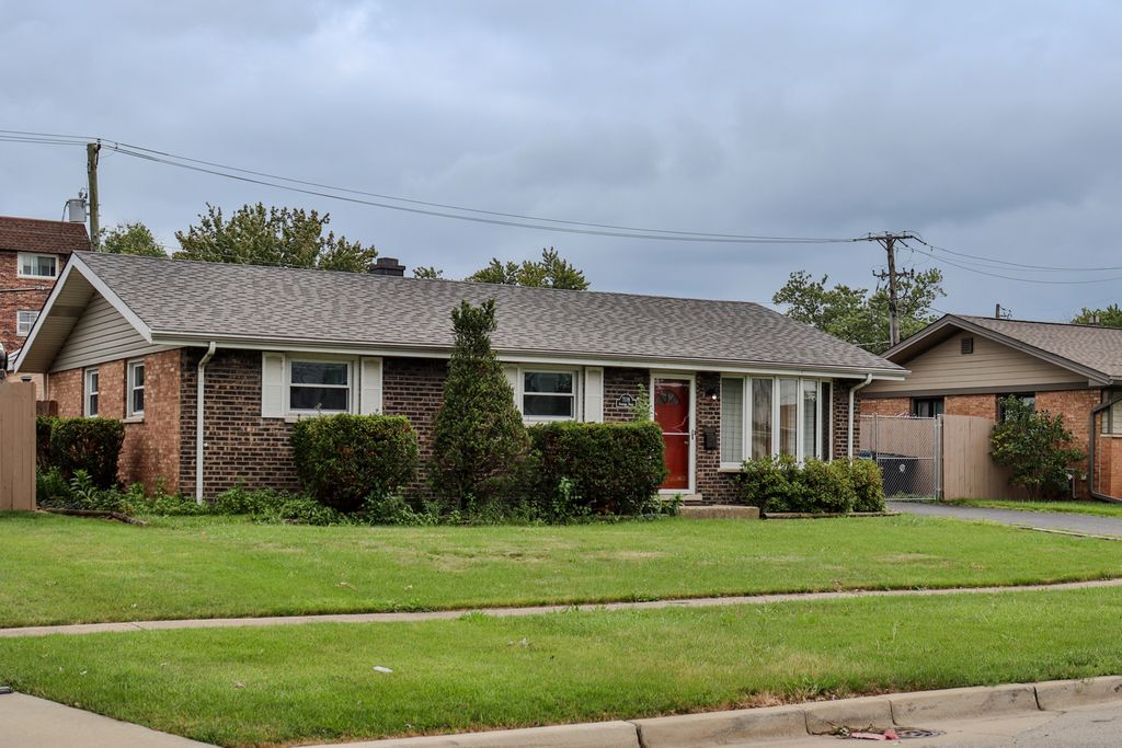 7119 Stanford Drive, Bridgeview, IL 60455
