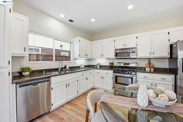 1085 La Brea Ter, Union City, CA 94587