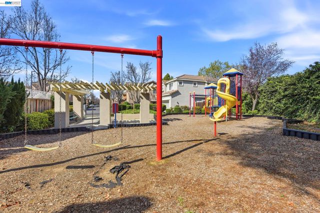 1085 La Brea Ter, Union City, CA 94587