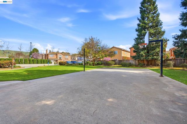 1085 La Brea Ter, Union City, CA 94587