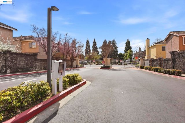 1085 La Brea Ter, Union City, CA 94587