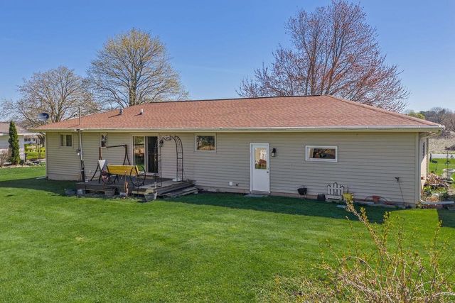 N2737 Welk Road, Markesan, WI 53946