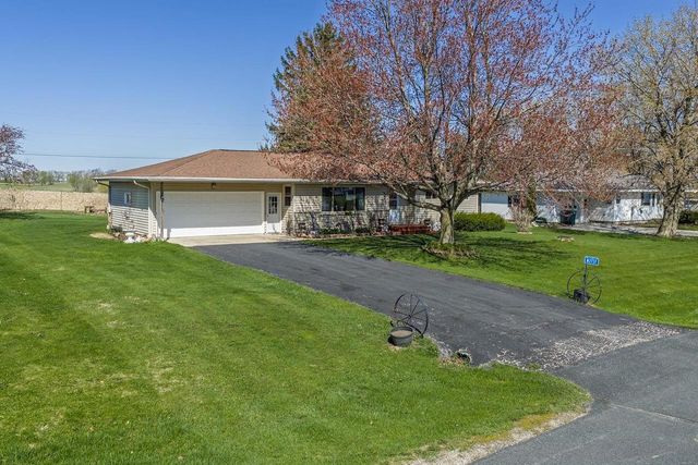 N2737 Welk Road, Markesan, WI 53946