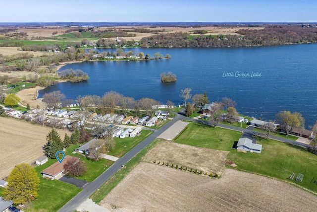 N2737 Welk Road, Markesan, WI 53946