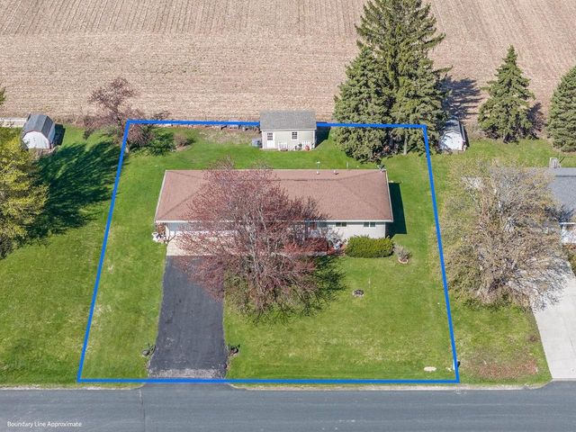 N2737 Welk Road, Markesan, WI 53946
