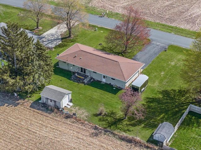 N2737 Welk Road, Markesan, WI 53946
