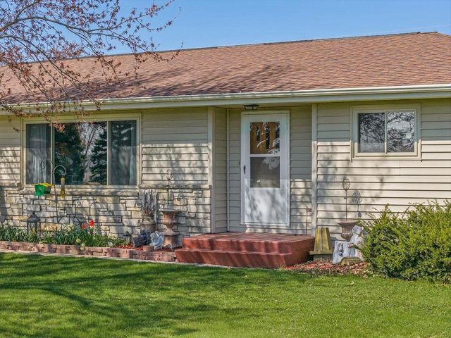 N2737 Welk Road, Markesan, WI 53946