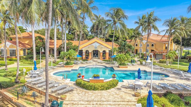 110 Yacht Club Way 105, Hypoluxo, FL 33462