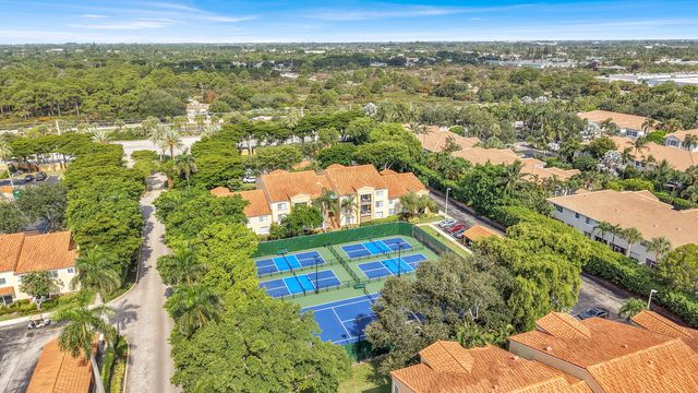 110 Yacht Club Way 105, Hypoluxo, FL 33462