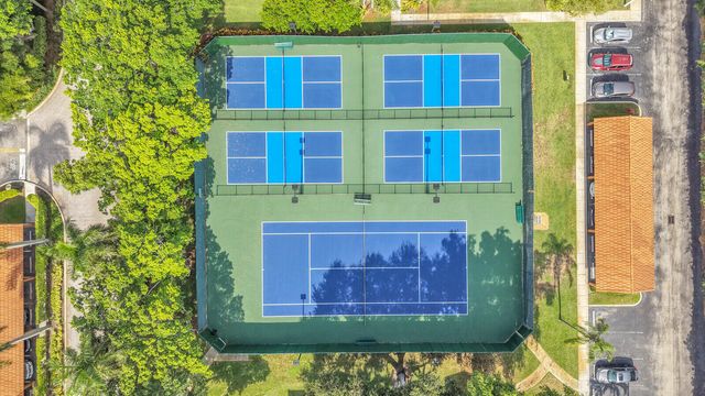110 Yacht Club Way 105, Hypoluxo, FL 33462