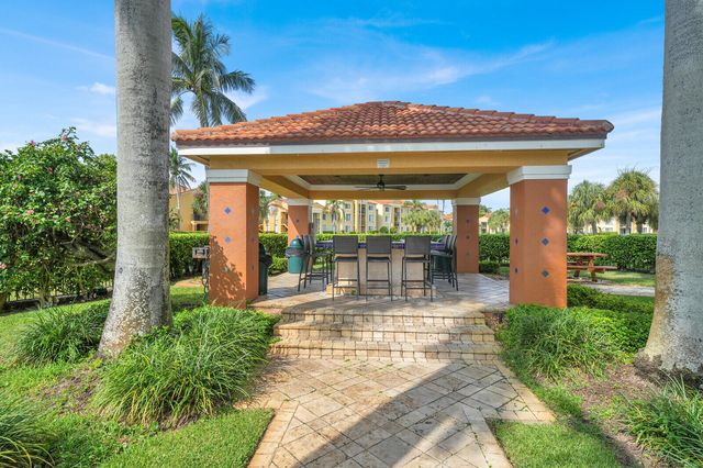 110 Yacht Club Way 105, Hypoluxo, FL 33462