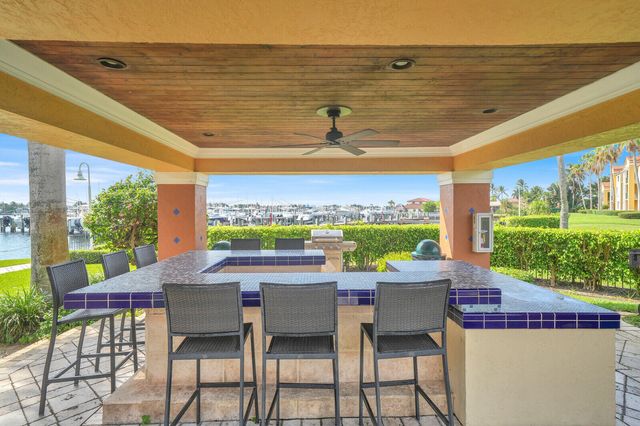 110 Yacht Club Way 105, Hypoluxo, FL 33462