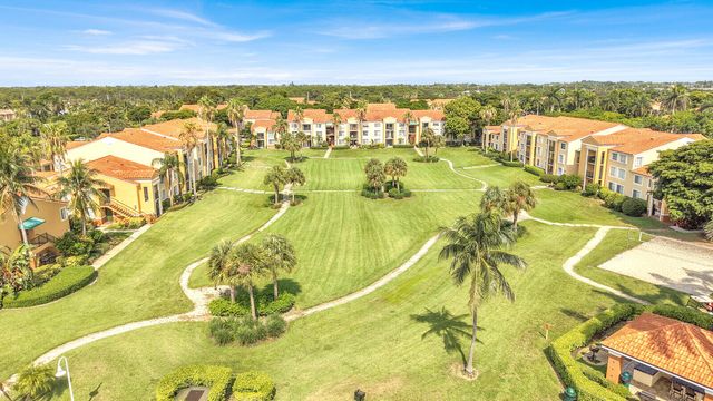 110 Yacht Club Way 105, Hypoluxo, FL 33462