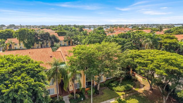 110 Yacht Club Way 105, Hypoluxo, FL 33462