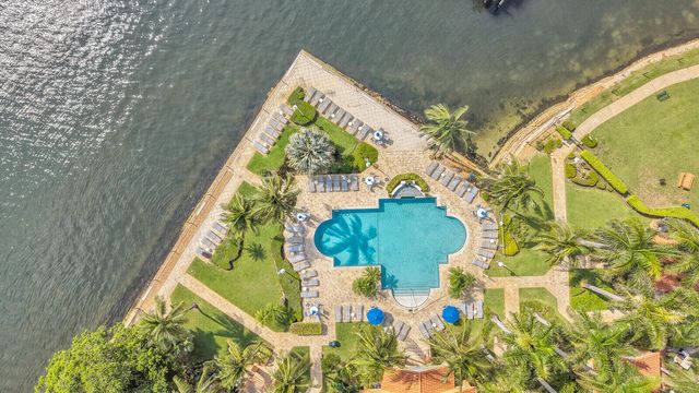 110 Yacht Club Way 105, Hypoluxo, FL 33462