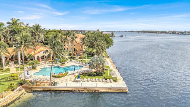 110 Yacht Club Way 105, Hypoluxo, FL 33462