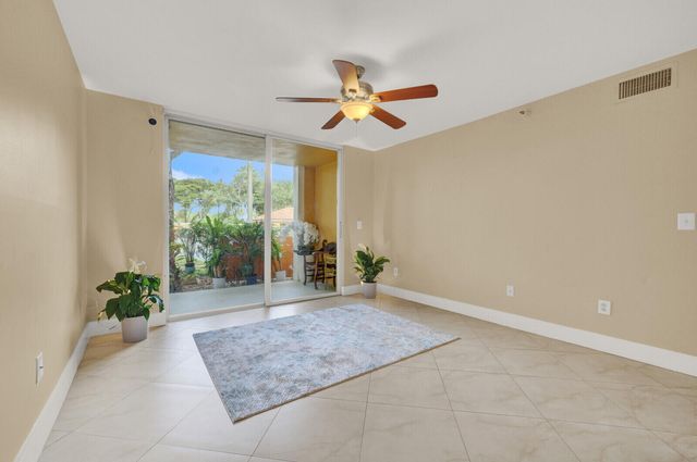 110 Yacht Club Way 105, Hypoluxo, FL 33462