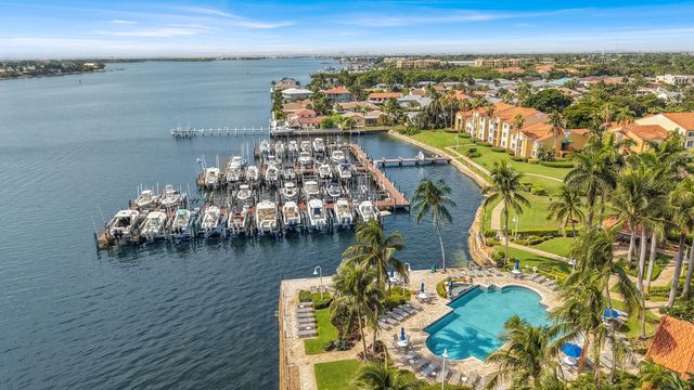 110 Yacht Club Way 105, Hypoluxo, FL 33462