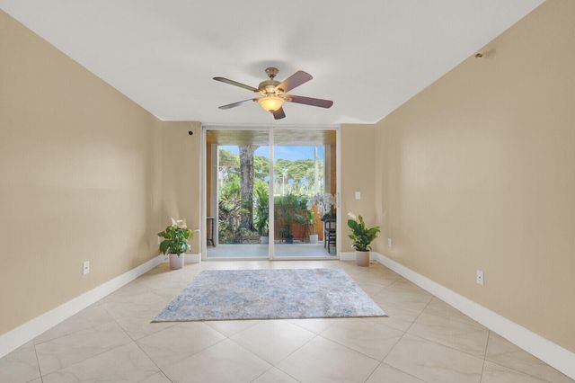 110 Yacht Club Way 105, Hypoluxo, FL 33462
