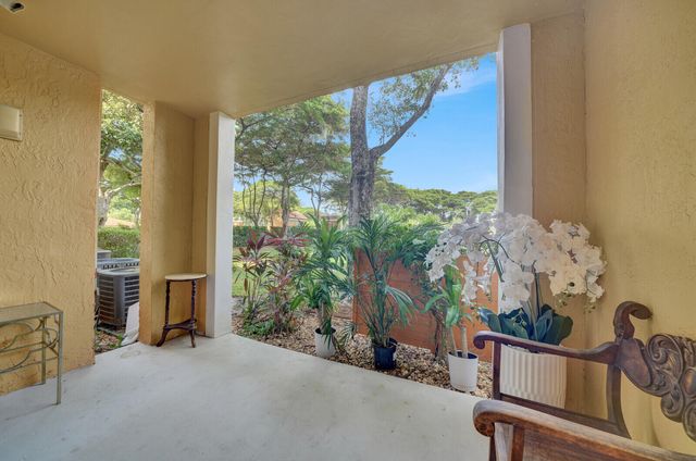 110 Yacht Club Way 105, Hypoluxo, FL 33462