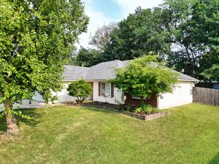 4105 N PHOENIX RD, Columbia, MO 65202