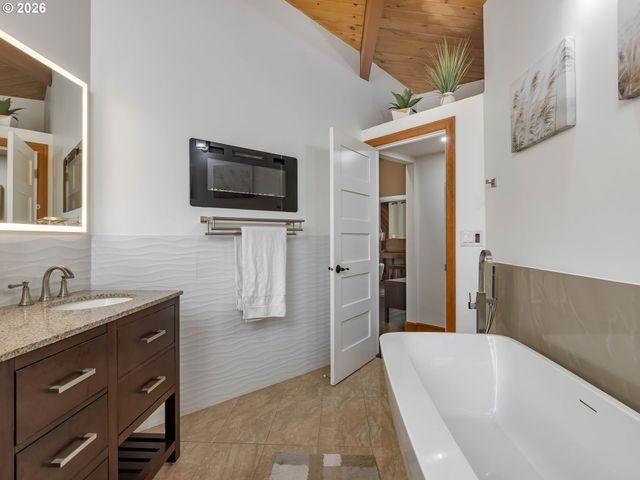 19306 Nw 11TH Ave, Ridgefield, WA 98642