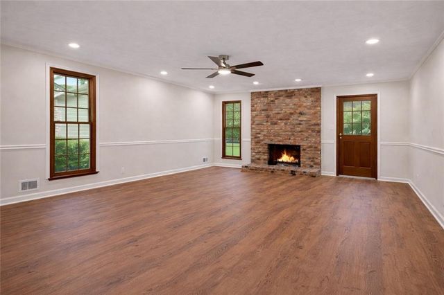 807 Oak Bridge Lane, Fayetteville, GA 30214