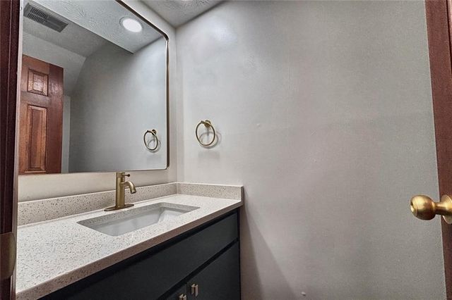 807 Oak Bridge Lane, Fayetteville, GA 30214