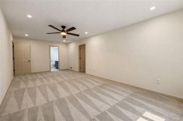 807 Oak Bridge Lane, Fayetteville, GA 30214