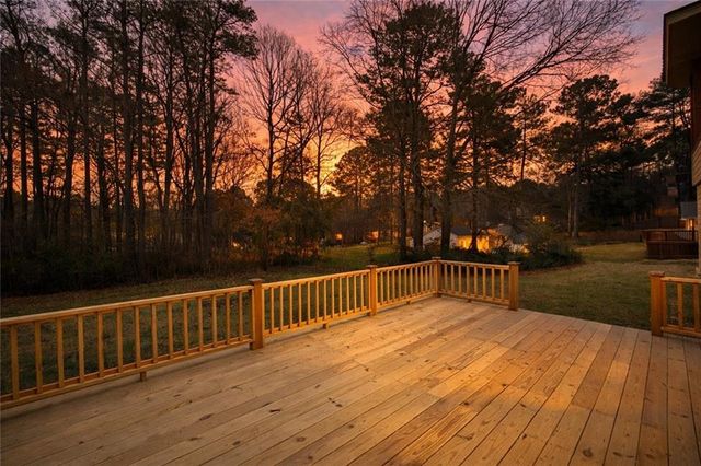 807 Oak Bridge Lane, Fayetteville, GA 30214