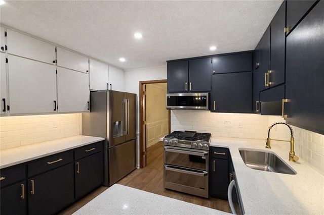 807 Oak Bridge Lane, Fayetteville, GA 30214