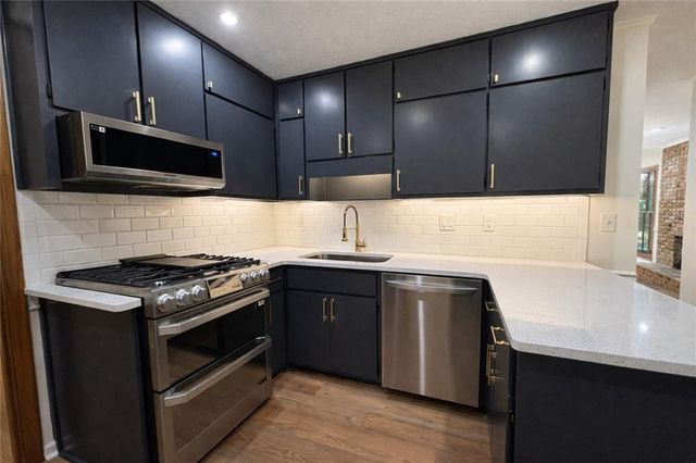 807 Oak Bridge Lane, Fayetteville, GA 30214