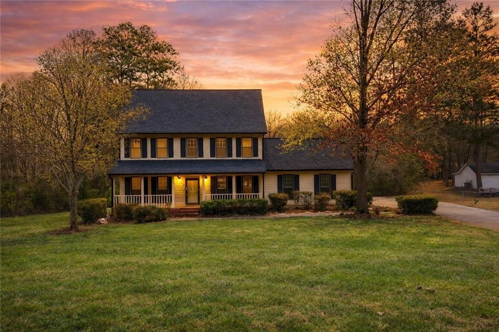 807 Oak Bridge Lane, Fayetteville, GA 30214