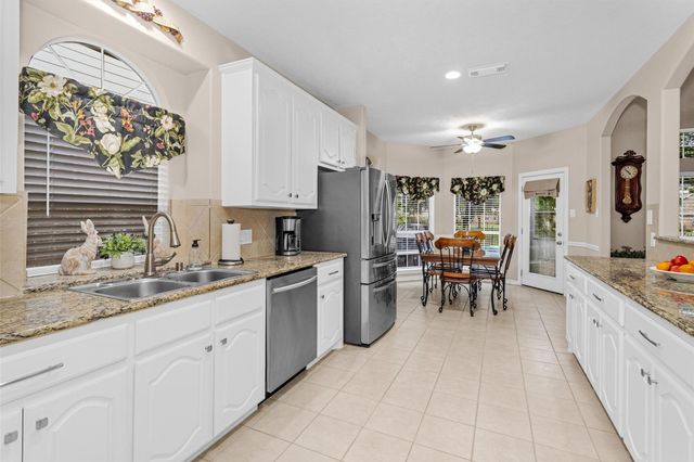 3234 Abbott Lakes Lane, Spring, TX 77386