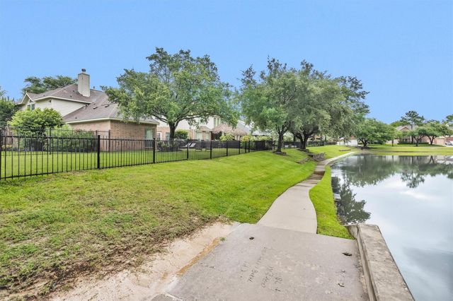 3234 Abbott Lakes Lane, Spring, TX 77386