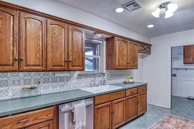 208 NE 18th Street, Moore, OK 73160