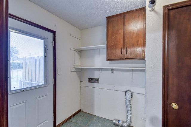 208 NE 18th Street, Moore, OK 73160
