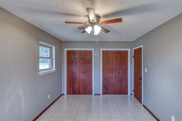 208 NE 18th Street, Moore, OK 73160