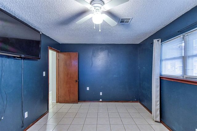 208 NE 18th Street, Moore, OK 73160