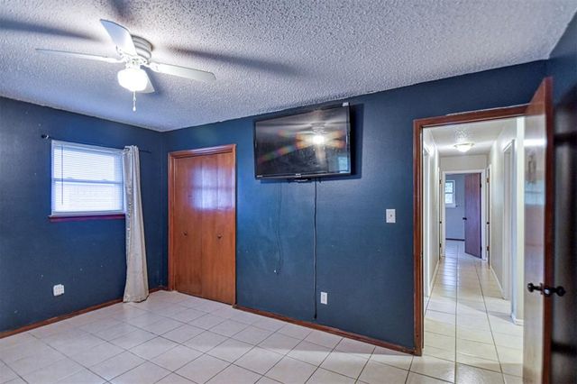 208 NE 18th Street, Moore, OK 73160