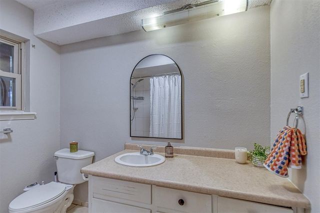 208 NE 18th Street, Moore, OK 73160