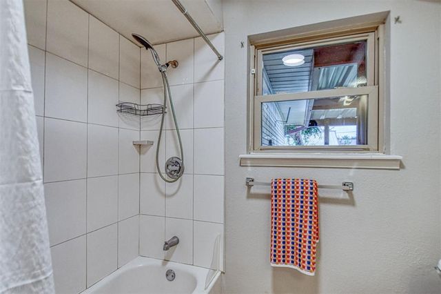 208 NE 18th Street, Moore, OK 73160