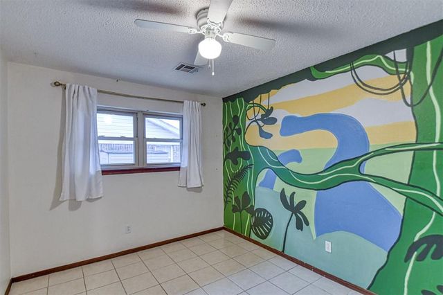 208 NE 18th Street, Moore, OK 73160