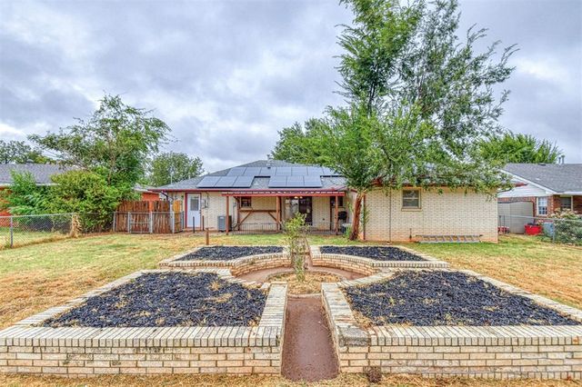 208 NE 18th Street, Moore, OK 73160