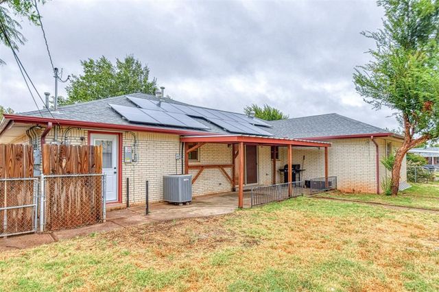 208 NE 18th Street, Moore, OK 73160