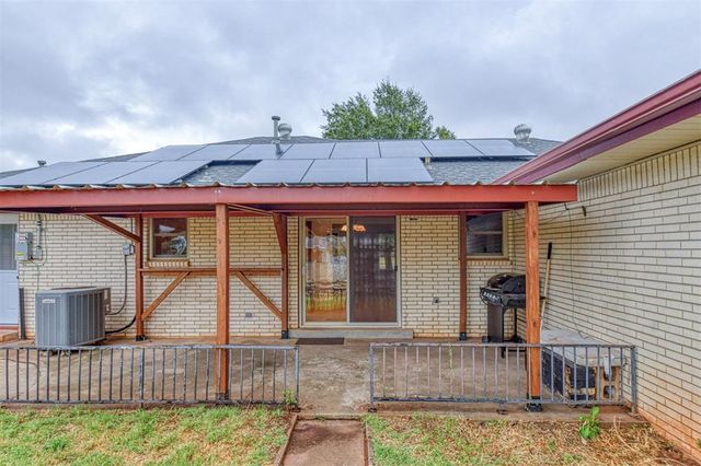 208 NE 18th Street, Moore, OK 73160