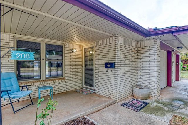 208 NE 18th Street, Moore, OK 73160