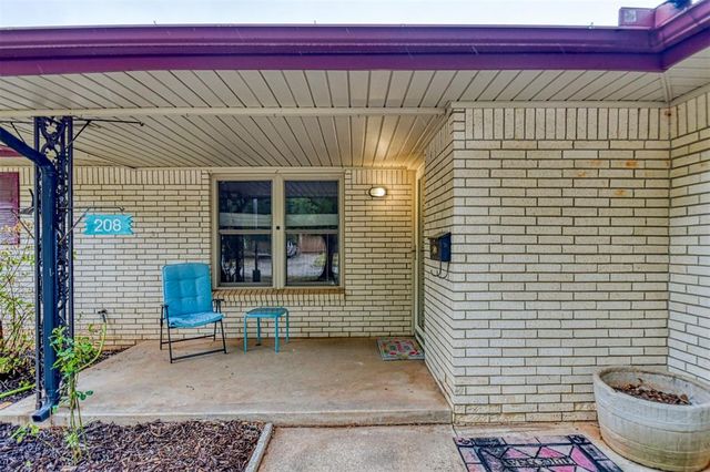208 NE 18th Street, Moore, OK 73160