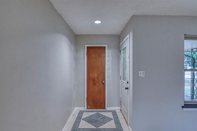 208 NE 18th Street, Moore, OK 73160