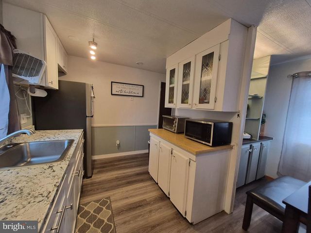 7313 HANSBURY DR, Morrisville, PA 19067